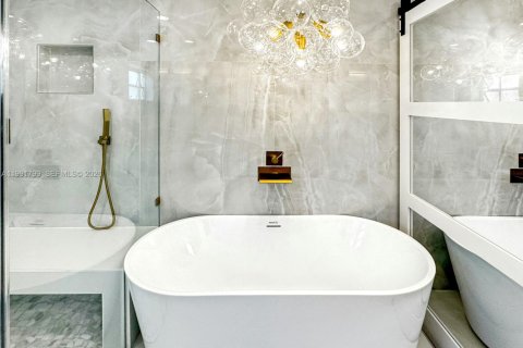 Купить виллу или дом в Холливуд, Флорида 3 спальни, 157.56м2, № 2056540 - фото 28