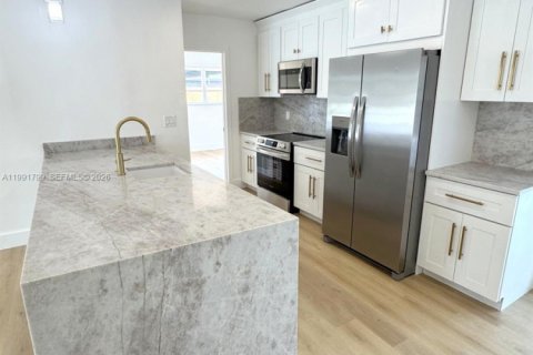 Купить виллу или дом в Холливуд, Флорида 3 спальни, 157.56м2, № 2056540 - фото 20