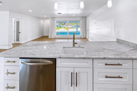 Купить виллу или дом в Холливуд, Флорида 3 спальни, 157.56м2, № 2056540 - фото 13