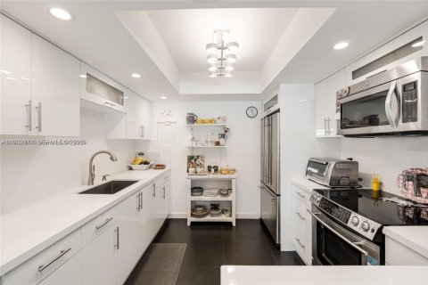 Condo in Miami Shores, Florida, 3 bedrooms № 1991073 - photo 7