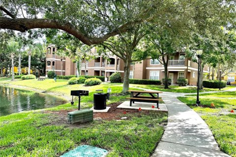 Condo in Orlando, Florida, 2 bedrooms  № 2233295 - photo 16