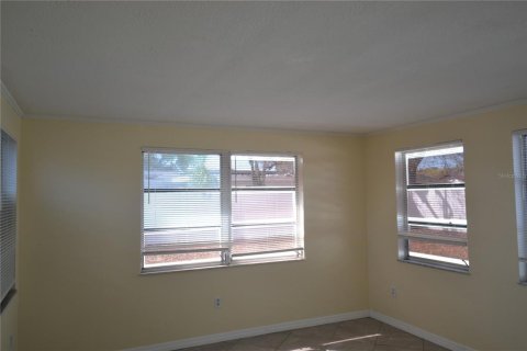 Casa en alquiler en Holiday, Florida, 2 dormitorios, 100.15 m2 № 2093518 - foto 3