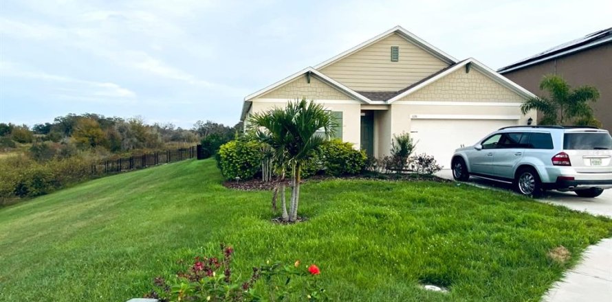 House in Davenport, Florida 4 bedrooms, 173.45 sq.m. № 2196212