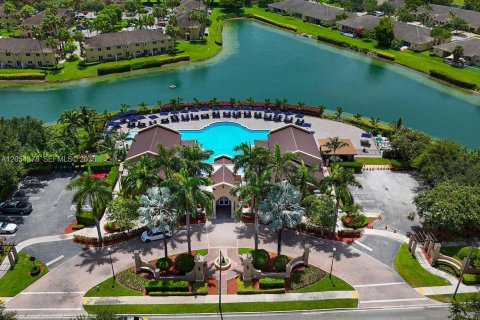 Touwnhouse à vendre à Homestead, Floride: 2 chambres, 98.2 m2 № 2172071 - photo 25