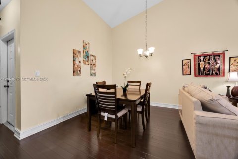 Touwnhouse à vendre à Homestead, Floride: 2 chambres, 98.2 m2 № 2172071 - photo 10