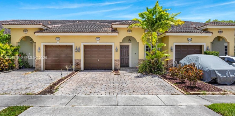Touwnhouse à Homestead, Floride 2 chambres, 98.2 m2 № 2172071
