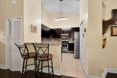 Touwnhouse à vendre à Homestead, Floride: 2 chambres, 98.2 m2 № 2172071 - photo 8