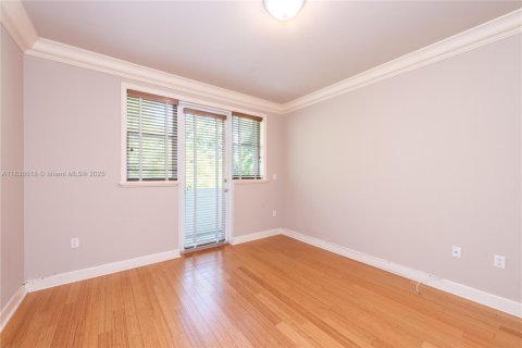 Townhouse in Coral Gables, Florida 3 bedrooms, 186.73 sq.m. № 1819802 - photo 20
