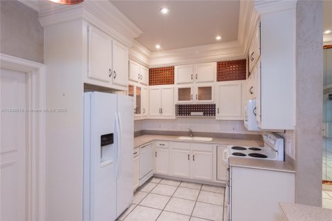 Townhouse in Coral Gables, Florida 3 bedrooms, 186.73 sq.m. № 1819802 - photo 9