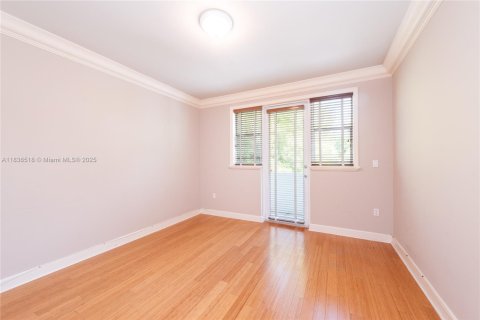 Townhouse in Coral Gables, Florida 3 bedrooms, 186.73 sq.m. № 1819802 - photo 19