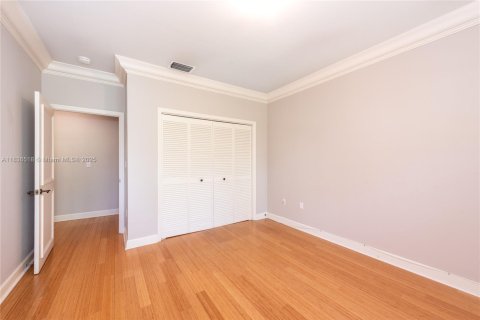 Townhouse in Coral Gables, Florida 3 bedrooms, 186.73 sq.m. № 1819802 - photo 21