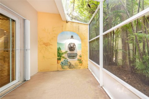 Townhouse in Coral Gables, Florida 3 bedrooms, 186.73 sq.m. № 1819802 - photo 29