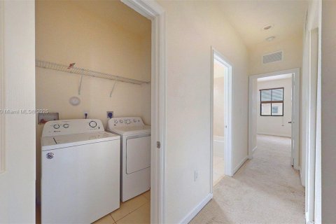 House in Homestead, Florida 4 bedrooms, 164.25 sq.m. № 1857039 - photo 11