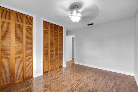 Villa ou maison à vendre à Pembroke Pines, Floride: 3 chambres, 155.7 m2 № 1951212 - photo 18
