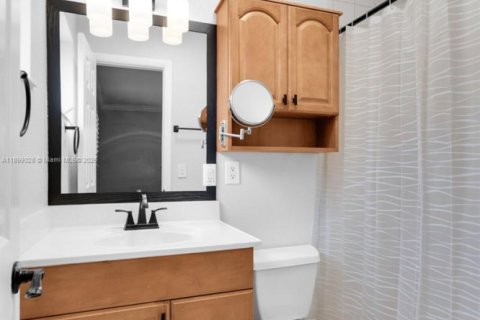 Villa ou maison à vendre à Pembroke Pines, Floride: 3 chambres, 155.7 m2 № 1951212 - photo 24