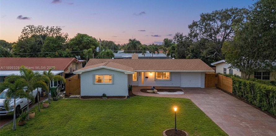 Villa ou maison à Pembroke Pines, Floride 3 chambres, 155.7 m2 № 1951212
