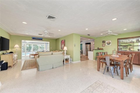 Casa en alquiler en Sarasota, Florida, 3 dormitorios, 185.99 m2 № 1131111 - foto 10