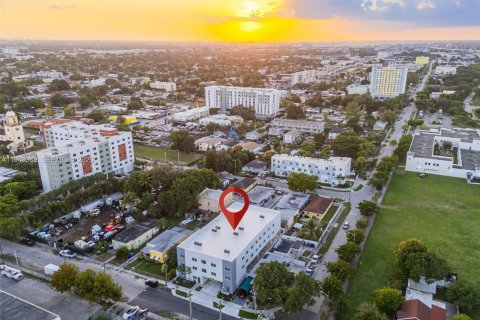 Apartment in Miami, Florida 2 bedrooms № 2002619 - photo 7
