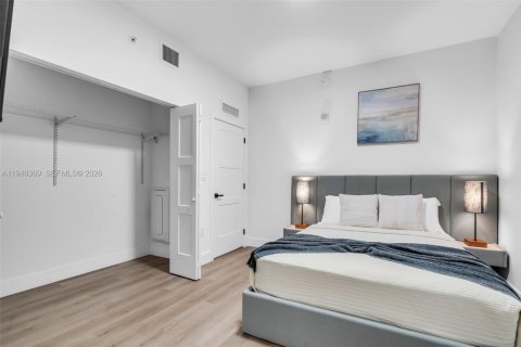 Apartment in Miami, Florida 2 bedrooms № 2002619 - photo 21