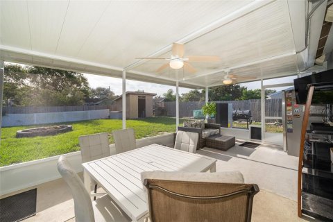 House in Casselberry, Florida 4 bedrooms, 134.34 sq.m. № 1900703 - photo 16