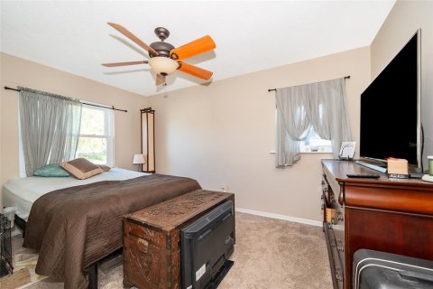 House in Casselberry, Florida 4 bedrooms, 134.34 sq.m. № 1900703 - photo 12