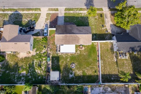 House in Casselberry, Florida 4 bedrooms, 134.34 sq.m. № 1900703 - photo 21