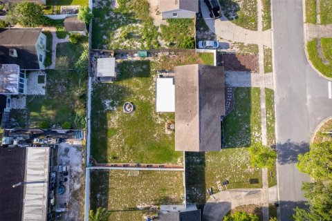 House in Casselberry, Florida 4 bedrooms, 134.34 sq.m. № 1900703 - photo 22