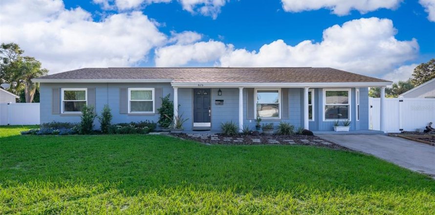 House in Casselberry, Florida 4 bedrooms, 134.34 sq.m. № 1900703