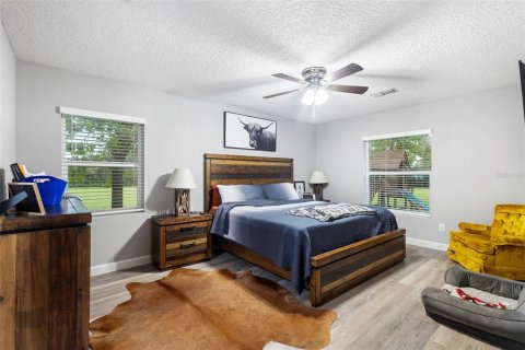 House in Eustis, Florida 4 bedrooms, 212.19 sq.m. № 1910818 - photo 20