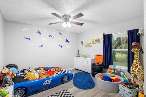 House in Eustis, Florida 4 bedrooms, 212.19 sq.m. № 1910818 - photo 25