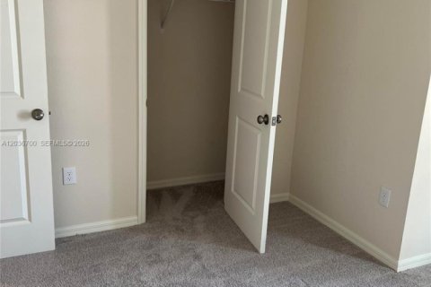 Touwnhouse à vendre à Lehigh Acres, Floride: 3 chambres, 136.38 m2 № 2085673 - photo 16