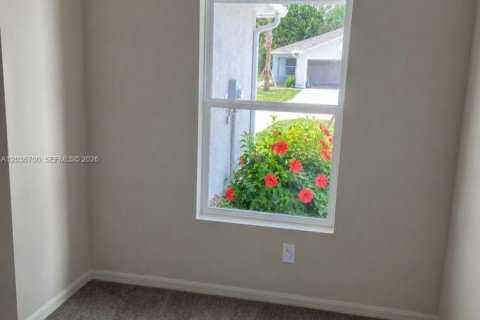 Touwnhouse à vendre à Lehigh Acres, Floride: 3 chambres, 136.38 m2 № 2085673 - photo 18