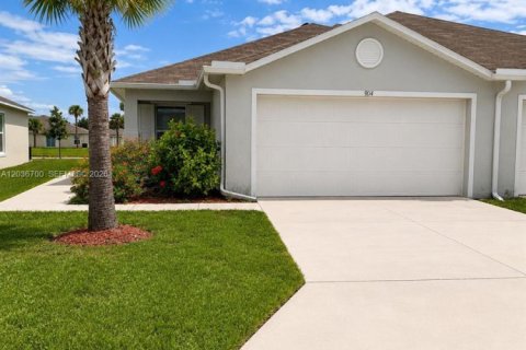 Touwnhouse à vendre à Lehigh Acres, Floride: 3 chambres, 136.38 m2 № 2085673 - photo 2