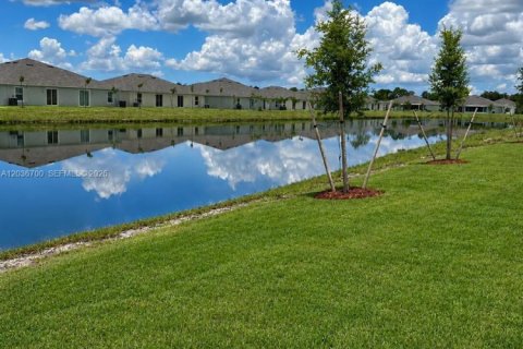 Touwnhouse à vendre à Lehigh Acres, Floride: 3 chambres, 136.38 m2 № 2085673 - photo 23