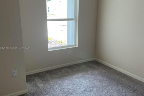 Touwnhouse à vendre à Lehigh Acres, Floride: 3 chambres, 136.38 m2 № 2085673 - photo 15