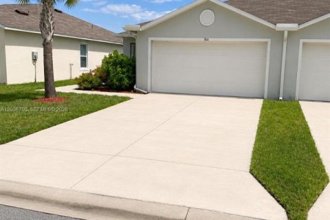 Touwnhouse à vendre à Lehigh Acres, Floride: 3 chambres, 136.38 m2 № 2085673 - photo 3