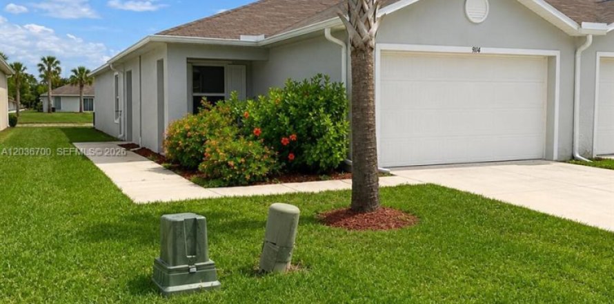 Touwnhouse à Lehigh Acres, Floride 3 chambres, 136.38 m2 № 2085673