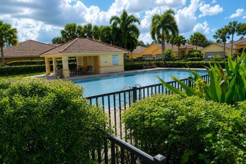 Touwnhouse à vendre à Lehigh Acres, Floride: 3 chambres, 136.38 m2 № 2085673 - photo 24