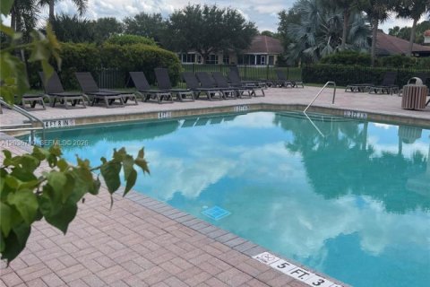 Touwnhouse à vendre à Lehigh Acres, Floride: 3 chambres, 136.38 m2 № 2085673 - photo 25