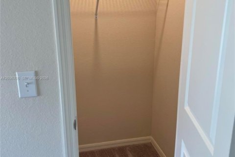 Touwnhouse à vendre à Lehigh Acres, Floride: 3 chambres, 136.38 m2 № 2085673 - photo 20