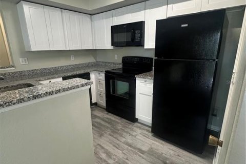 Condo in Orlando, Florida, 2 bedrooms  № 1881358 - photo 8