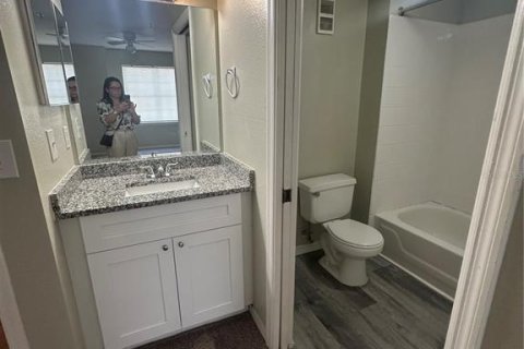 Condo in Orlando, Florida, 2 bedrooms  № 1881358 - photo 13