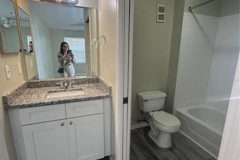 Condo in Orlando, Florida, 2 bedrooms  № 1881358 - photo 18