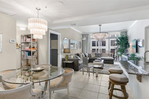 Condo in Sarasota, Florida, 2 bedrooms  № 2215179 - photo 3