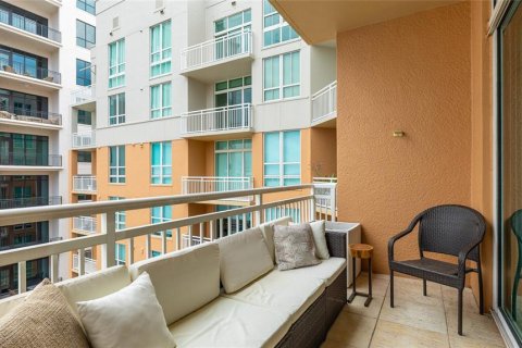 Condo in Sarasota, Florida, 2 bedrooms  № 2215179 - photo 27