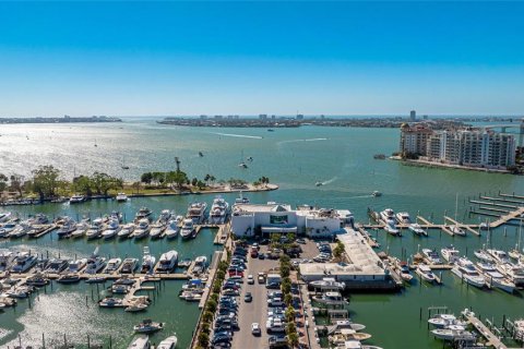 Condo in Sarasota, Florida, 2 bedrooms  № 2215179 - photo 2