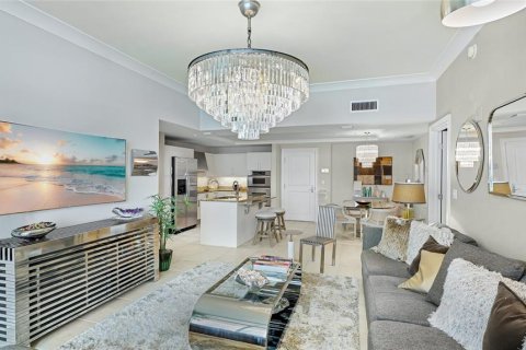 Condo in Sarasota, Florida, 2 bedrooms  № 2215179 - photo 8