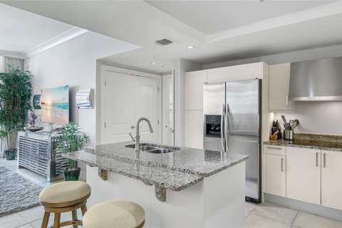 Condo in Sarasota, Florida, 2 bedrooms  № 2215179 - photo 9