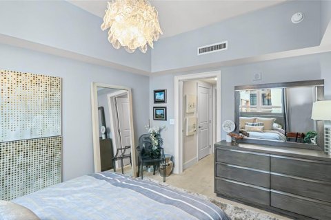 Condo in Sarasota, Florida, 2 bedrooms  № 2215179 - photo 22