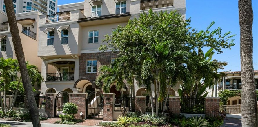 Casa en Saint Petersburg, Florida 4 dormitorios, 484.67 m2 № 2386038